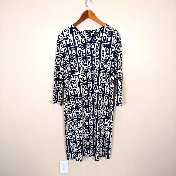 Jay McLaughlin Navy and White dress size XL